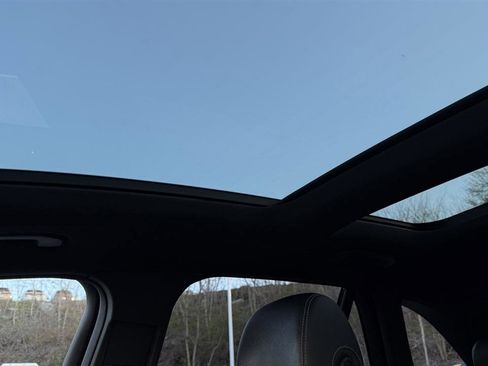 Used 2019 Mercedes-Benz GLC 300 4MATIC image 61