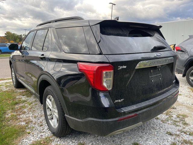 Used 2023 Ford Explorer XLT w/ Equipment Group 202A AWD/4WD image 3