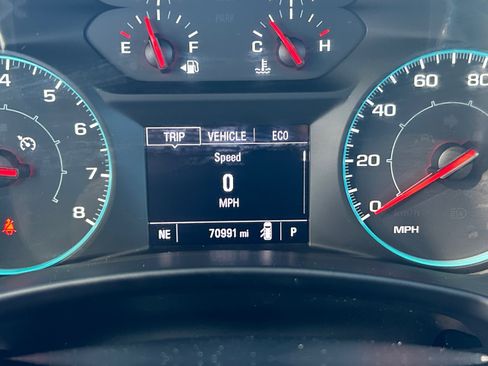 Used 2022 Chevrolet Equinox LS w/ LPO, Floor Liner Package FWD image 11