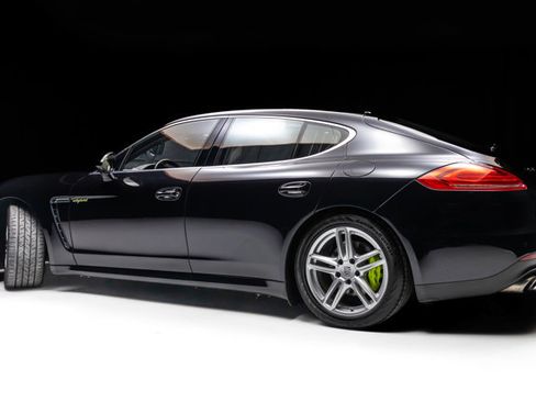 Used 2016 Porsche Panamera S image 20