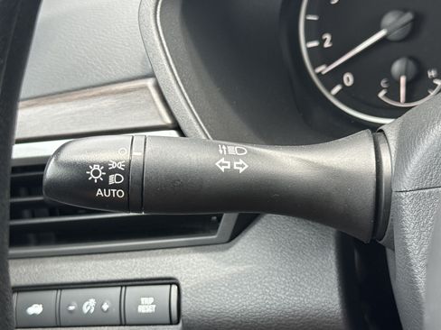Used 2025 Nissan Altima 2.5 SV FWD image 14