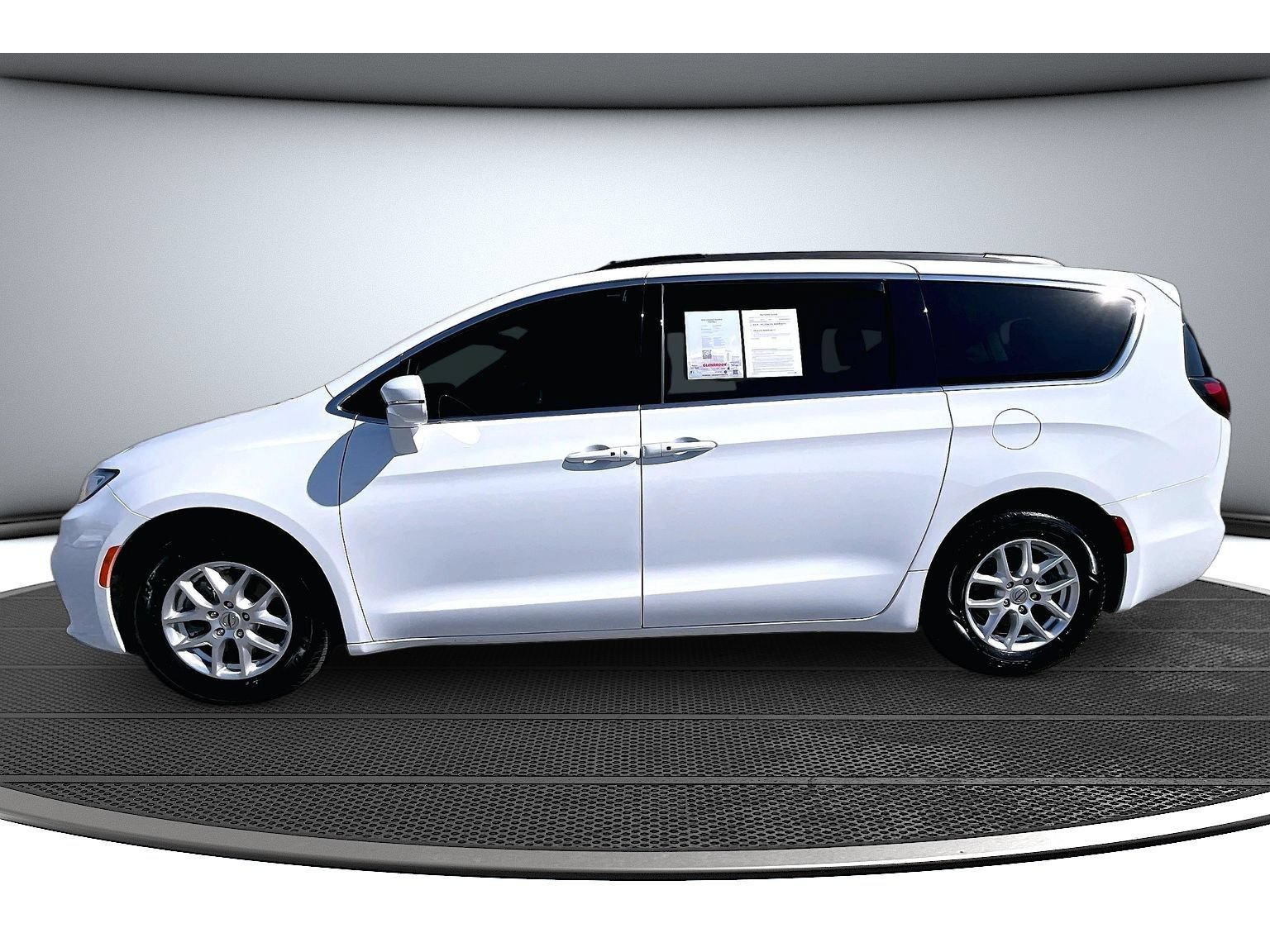 Certified 2022 Chrysler Pacifica Touring-L FWD image 17