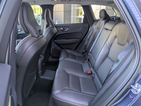 Used 2023 Volvo XC60 T8 Ultimate image 28