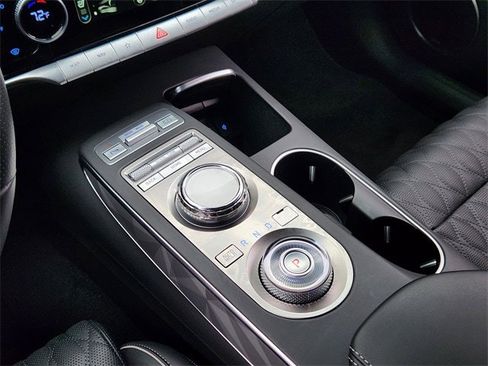 Used 2025 Genesis GV70 3.5T Sport w/ Sport Advanced Package image 16