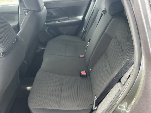 Used 2025 Nissan Kicks S FWD image 13
