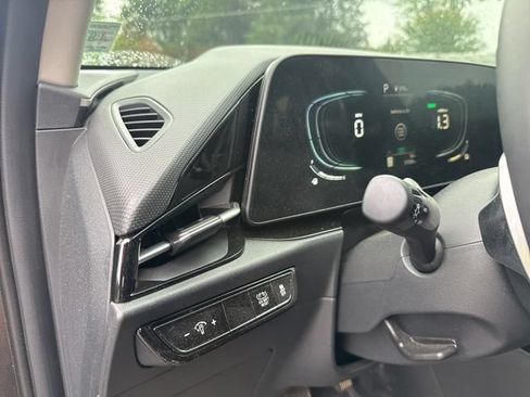 Used 2025 Kia Niro EX FWD image 9