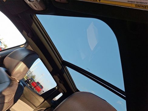 Used 2023 Jeep Compass Latitude w/ Sun and Sound Group image 13