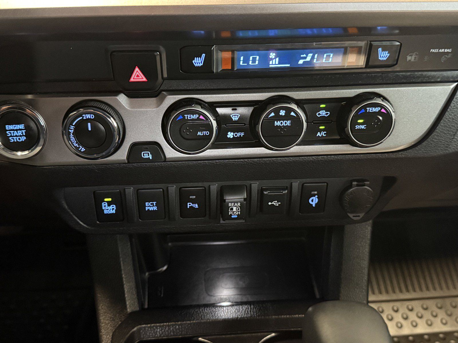 Used 2022 Toyota Tacoma Limited w/ Nightshade Package AWD/4WD image 15