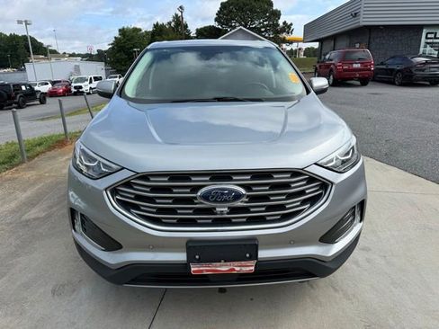 Used 2022 Ford Edge Titanium w/ Equipment Group 301A AWD/4WD image 3