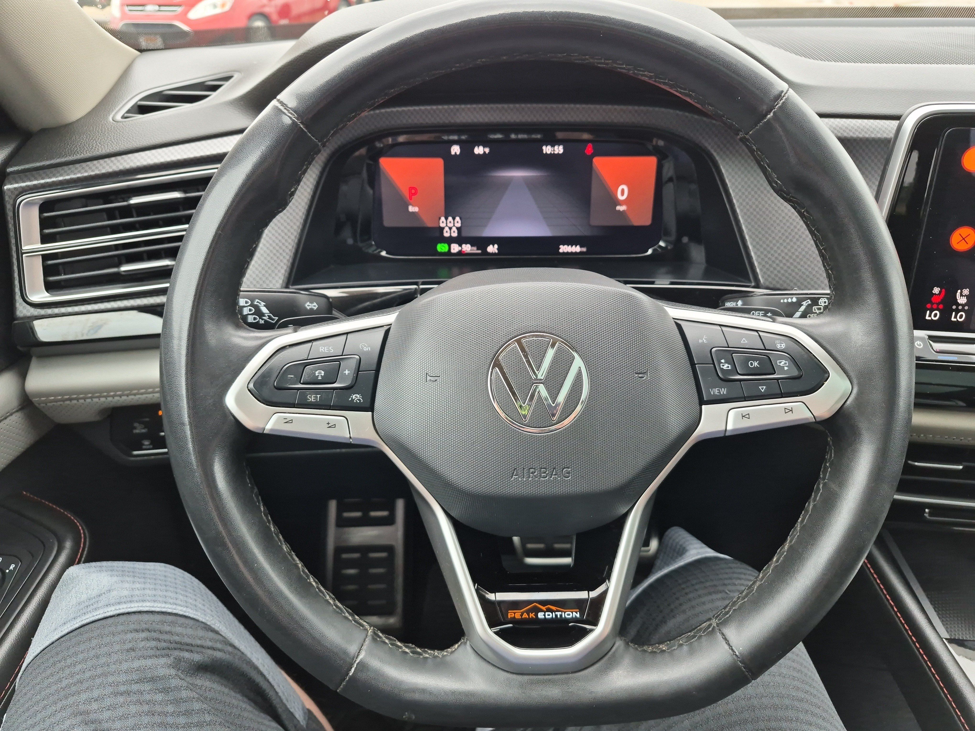 Used 2024 Volkswagen Atlas Peak Edition SE AWD/4WD image 17