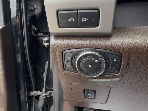 Used 2016 Ford F150 King Ranch w/ Equipment Group 601A Luxury AWD/4WD image 22