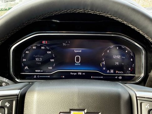 Used 2024 Chevrolet Silverado 1500 LT image 30