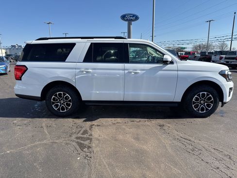 Used 2024 Ford Expedition Max XLT image 4