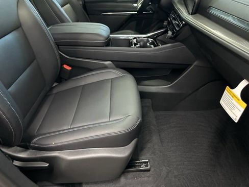 New 2026 Chevrolet Traverse LT image 15