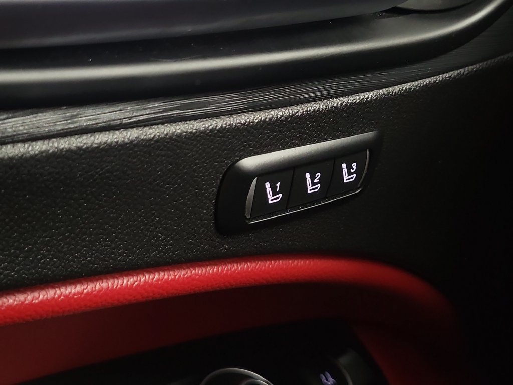 Used 2019 Alfa Romeo Stelvio AWD w/ Cold Weather Package image 16