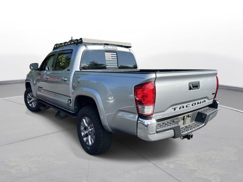 Used 2019 Toyota Tacoma SR5 RWD image 8