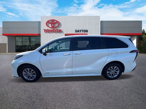 Used 2021 Toyota Sienna XLE AWD/4WD image 6
