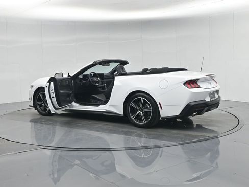 Used 2024 Ford Mustang Convertible image 35