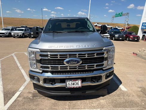 Used 2024 Ford F250 XLT w/ FX4 Off-Road Package AWD/4WD image 9