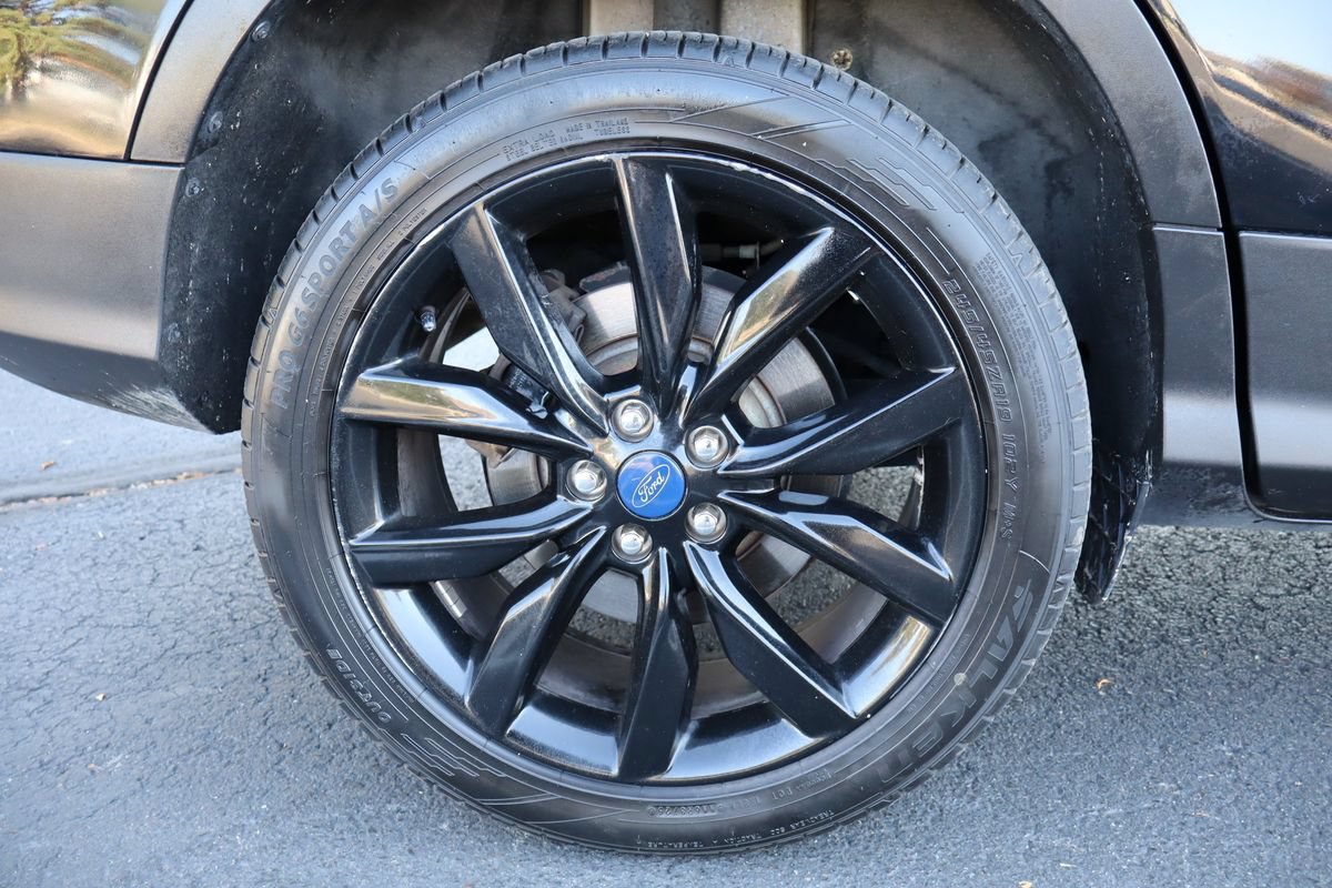 Used 2017 Ford Escape SE w/ Equipment Group 201A AWD/4WD image 43