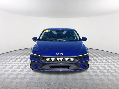 Used 2024 Hyundai Elantra SEL image 2