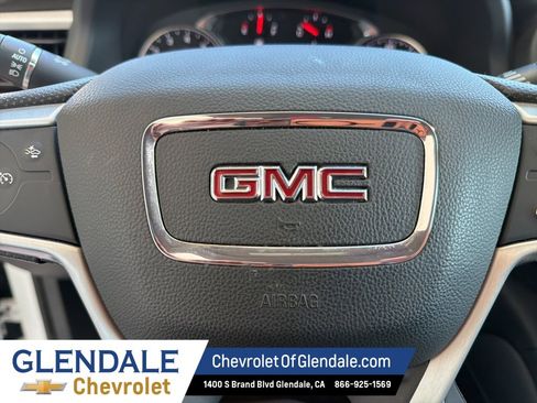 Used 2023 GMC Acadia SLE image 14