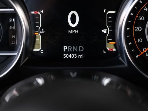 Used 2022 Jeep Wrangler Unlimited Sahara AWD/4WD image 3