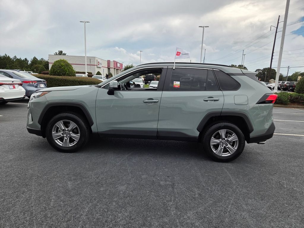 Certified 2023 Toyota RAV4 XLE w/ Convenience Package FWD image 4