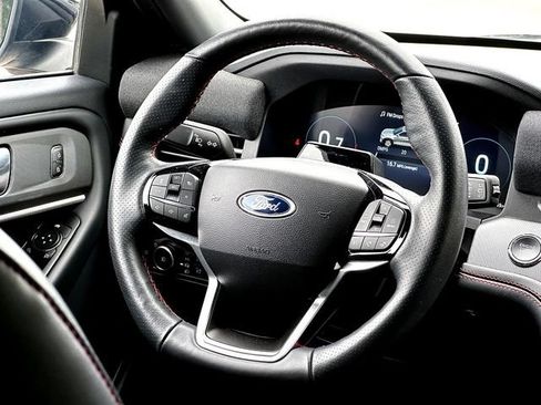 Used 2025 Ford Explorer ST-Line AWD/4WD image 31