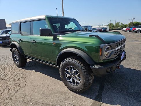 New 2025 Ford Bronco Badlands image 1