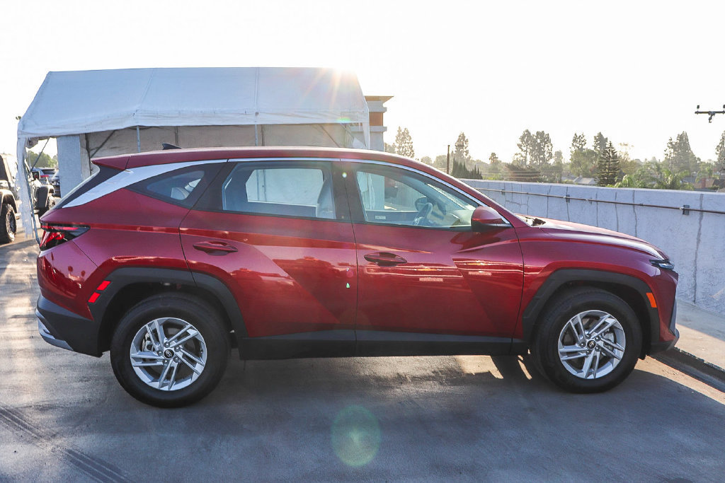 Used 2025 Hyundai Tucson SE FWD image 13