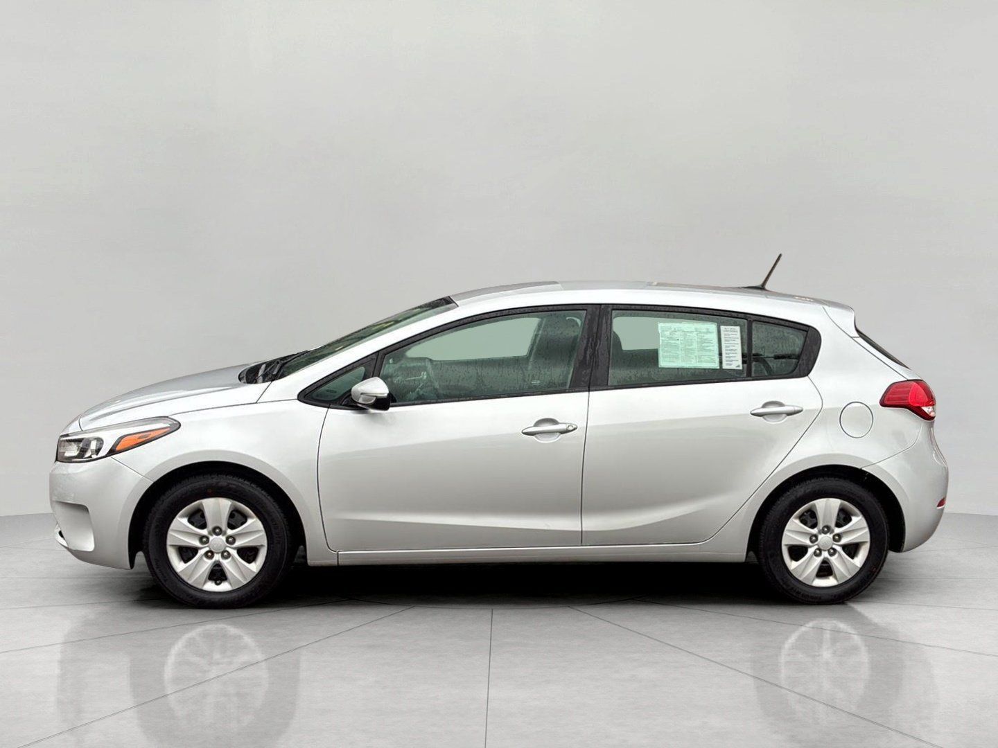 Used 2017 Kia Forte LX FWD image 5