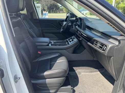 Used 2023 Lincoln Aviator AWD w/ Elements Package image 30