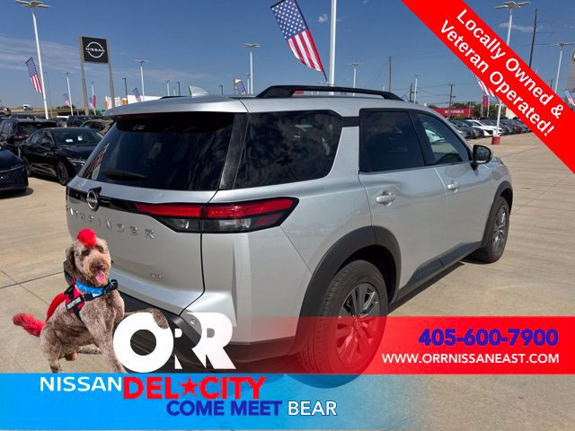 Used 2025 Nissan Pathfinder SV AWD/4WD image 5