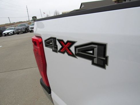 Used 2020 Ford F350 XL w/ Power Equipment Group image 32