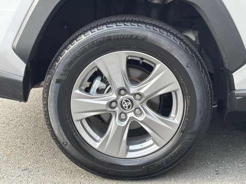 Used 2025 Toyota RAV4 XLE AWD/4WD image 7