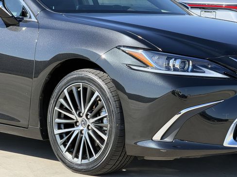 Certified 2025 Lexus ES 300h w/ Premium Package FWD image 4