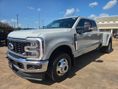 Certified 2025 Ford F350 Lariat w/ Lariat Ultimate Package AWD/4WD image 1