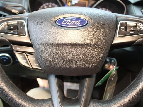 Used 2017 Ford Focus SE image 15