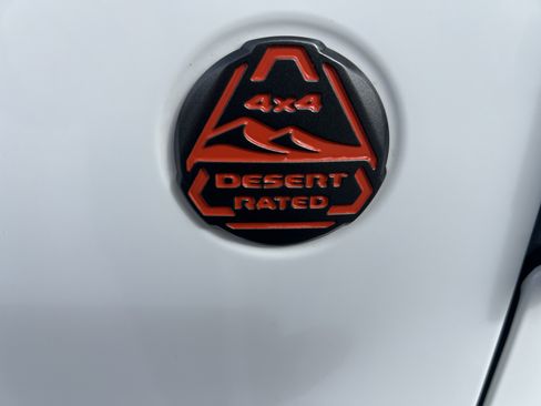 Used 2024 Jeep Gladiator Mojave image 8