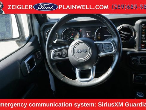 Used 2022 Jeep Wrangler Unlimited Sahara AWD/4WD image 13