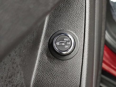 Used 2019 Chevrolet Traverse LT FWD image 35