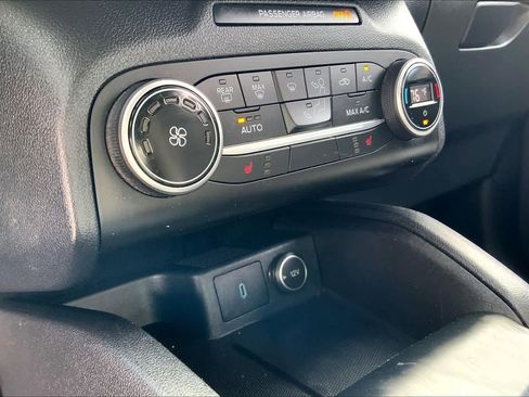 Used 2020 Ford Escape SE image 34