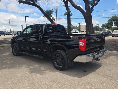 Used 2016 Toyota Tundra SR5 w/ Tow Package RWD image 3