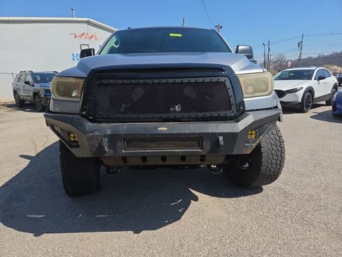 Used 2013 Toyota Tundra 4x4 CrewMax w/ SR5 Pkg image 2