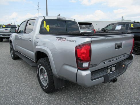 Used 2019 Toyota Tacoma TRD Sport RWD image 5