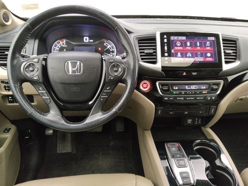 Used 2018 Honda Pilot Touring image 22