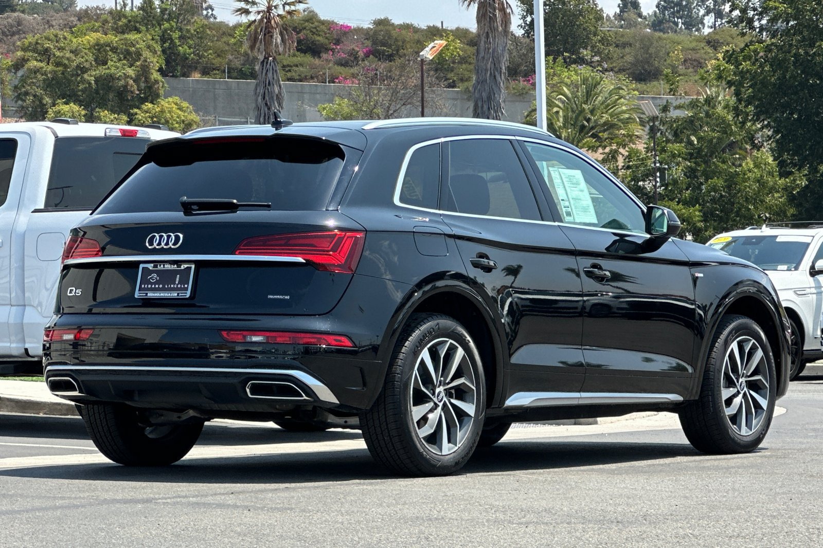 Used 2022 Audi Q5 2.0T Premium w/ Convenience Package AWD/4WD image 3