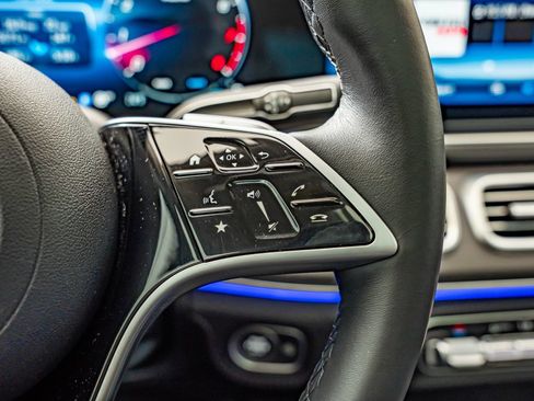 Certified 2025 Mercedes-Benz GLE 580 4MATIC image 22