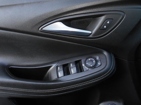 Used 2022 Buick Encore GX Select w/ Sport Touring Package image 18